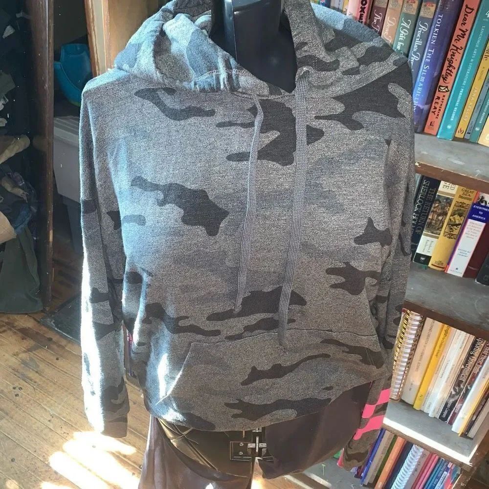 Sundry gray & black camo super soft loungewear 3/L hoodie